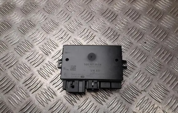 Volkswagen PASSAT B8 Tow bar trailer control unit/module 5Q0907383N
