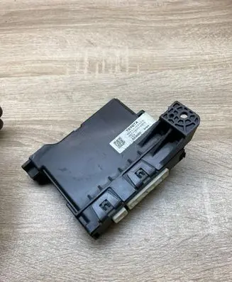 Toyota Auris E180 Air conditioning/heating control unit 8865002D70 MB1778004450