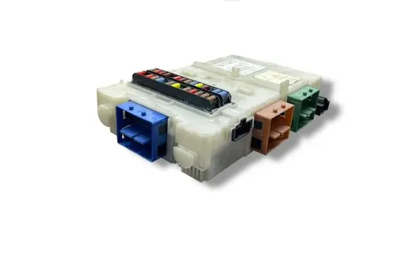 Ford Mondeo MK IV Fuse module 7G9T14A073DF LTQF01125TP 3659AF01125TP