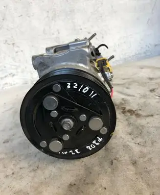 Peugeot 308 Air conditioning (A/C) compressor (pump) 9833718880