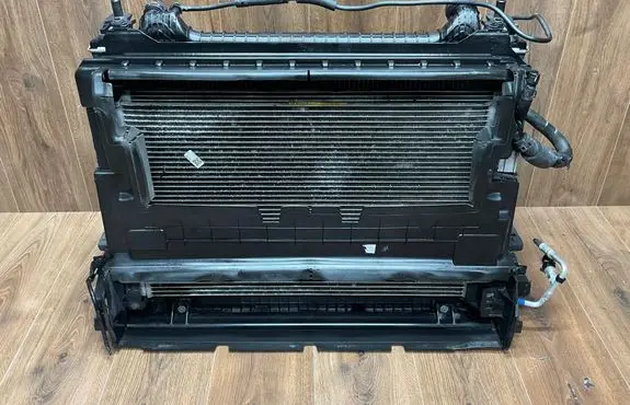 Land Rover Range Rover Velar Coolant radiator HK838005DB GX7319710BD M8A28B384B