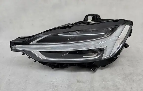 Volvo XC60 Headlight/headlamp 32133544 SP32133544