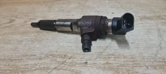 Fuel injector