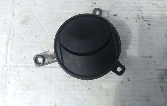 Mazda 2 Dash center air vent grill D65264930 K4366K6269