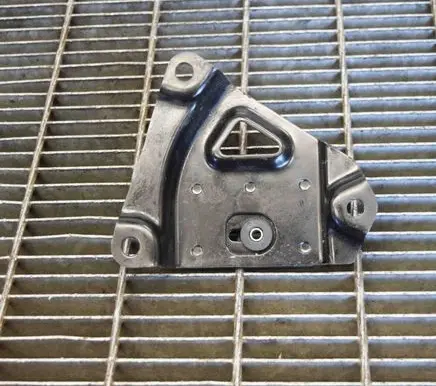 Toyota Hilux (AN10, AN20, AN30) ABS pump bracket 