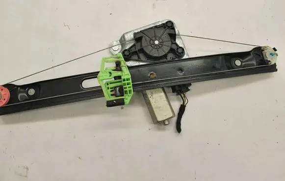 BMW 3 E90 E91 Front door electric window regulator 