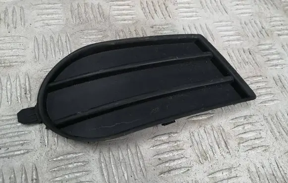 Suzuki Swift I Front bumper lower grill SZ9900901 S7990090 27110A6890