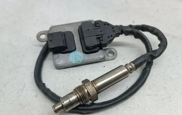Mercedes-Benz Vito Viano W447 Lambda probe sensor A0009059703 5WK96682E 0009059703
