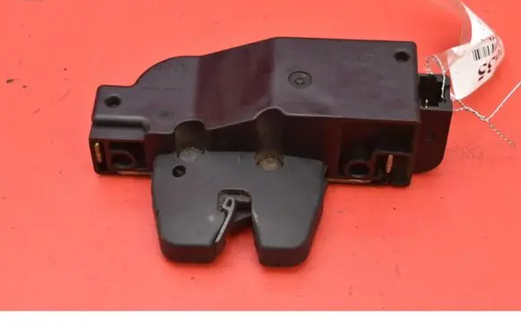 Peugeot 206 CC Tailgate/trunk/boot lock/catch/latch 9653208080