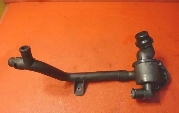 Audi Q5 SQ5 Thermostat/thermostat housing 03L121111AD