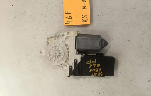 Seat Leon (1M) Front door window regulator motor 
