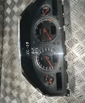 Volvo XC70 Speedometer (instrument cluster) 30682277 69594220T 8602885