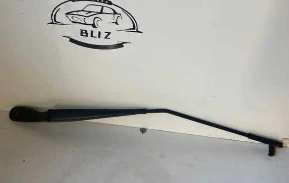 Volvo V50 Front wiper blade arm 30698239