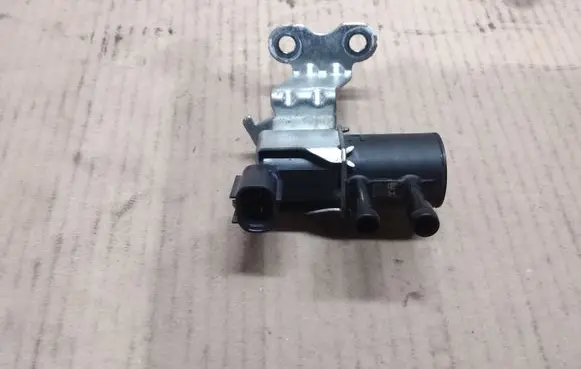 Subaru Legacy Vacuum valve K5T48580