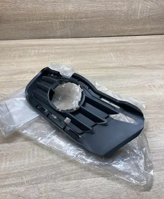 Mercedes-Benz C W204 Front fog light trim/grill A2048850123 LEFTSIDE