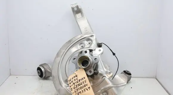 BMW X6 G06 Front wheel hub spindle knuckle 6876655