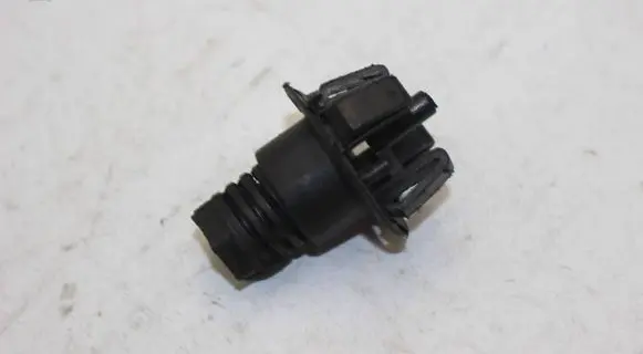 BMW X3 F25 Fender mounting bracket 7183752