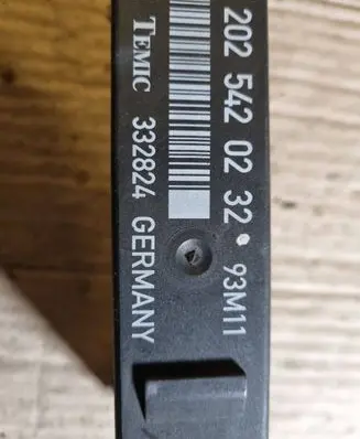 Mercedes-Benz C W202 Other relay 025420232 332824 93M11