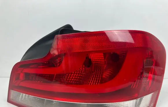 BMW 1 E82 E88 Rear/tail lights 7273430 2VP01075602 63217273430-04
