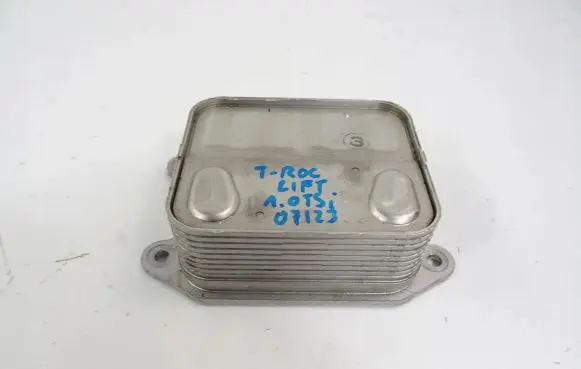Volkswagen T-Roc Engine oil radiator 04E117021L