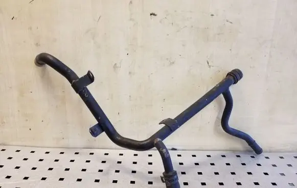 Volkswagen Touran I Engine coolant pipe/hose 03G121065H