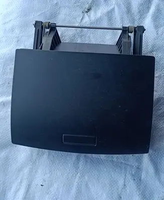 Glove box