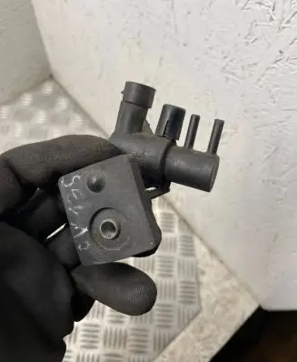 Chrysler Grand Voyager IV Turbo solenoid valve