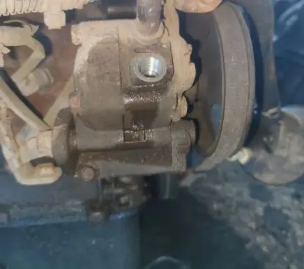 Nissan Almera N16 Power steering pump