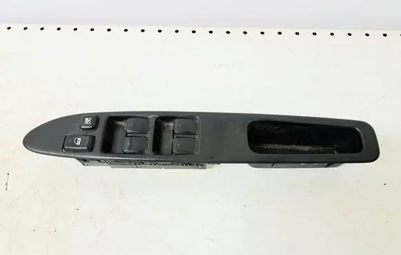 Toyota Avensis Verso Electric window control switch