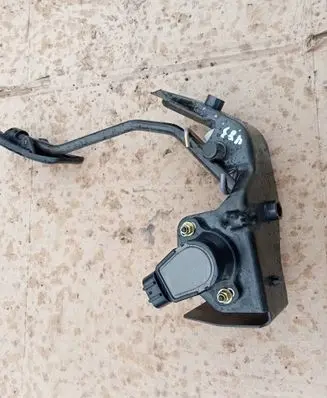 Toyota Avensis T250 Accelerator throttle pedal 000