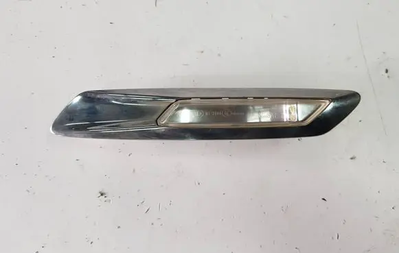 BMW 5 F10 F11 Front fender indicator light III7154168III 7154168