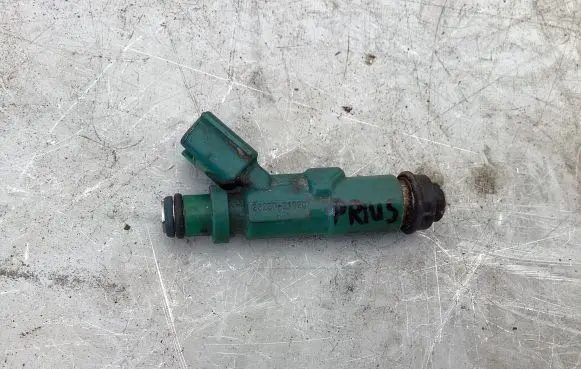 Toyota Prius (XW20) Fuel injector 2325021020