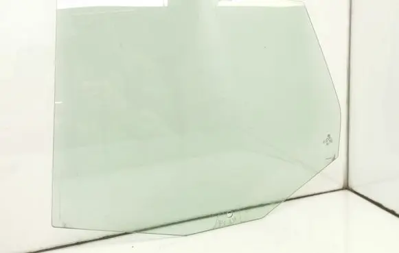 Volkswagen Jetta V Rear door window glass
