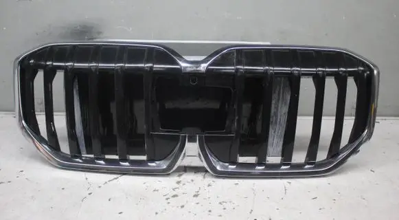 BMW 2 Active Tourer U06 Front bumper upper radiator grill 8737189 8737195 8080925