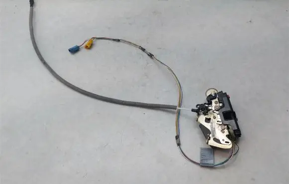 Mercedes-Benz Vaneo W414 Sliding door lock A4147300335