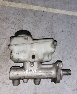Nissan Navara D40 Master brake cylinder