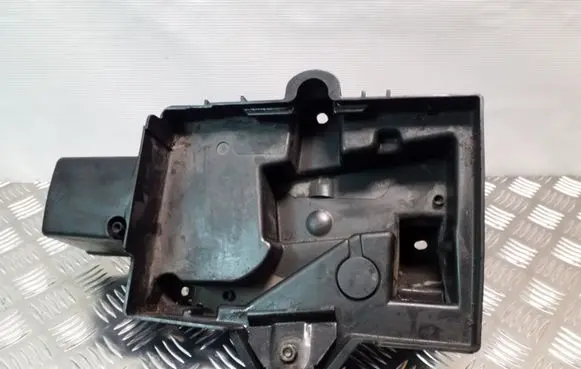 Battery tray