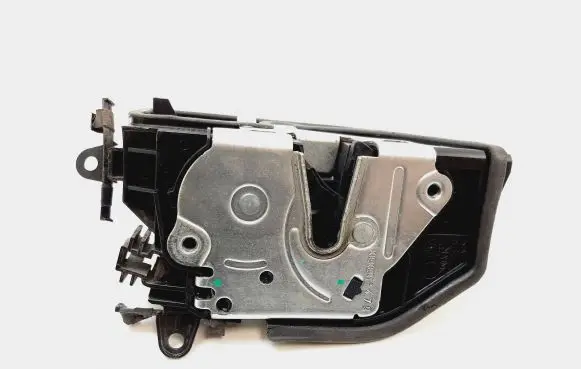 BMW X1 E84 Front door lock 7202146