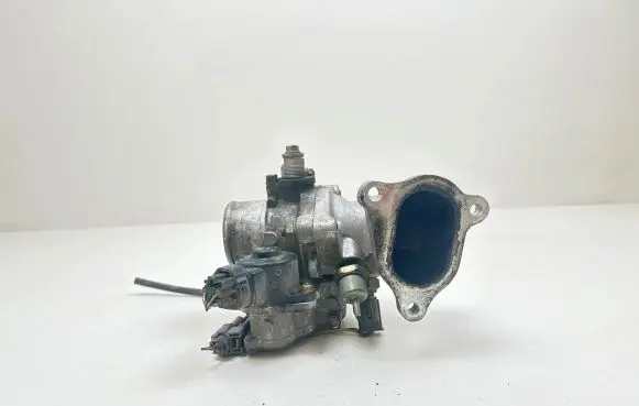 Toyota Corolla E120 E130 Throttle valve 8967221020