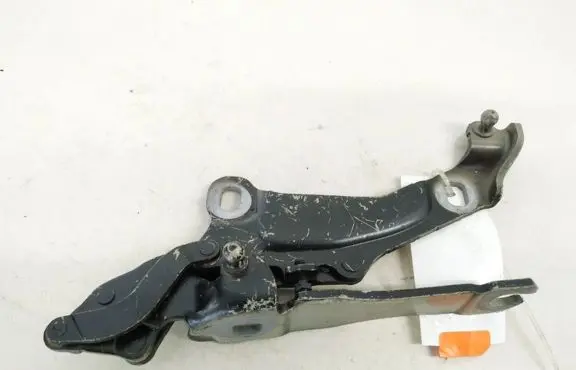 Engine bonnet/hood hinges