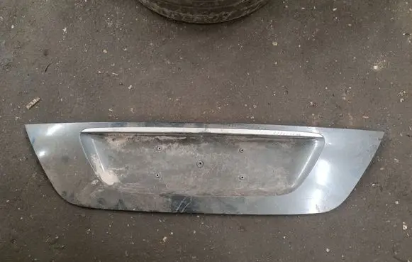Mercedes-Benz E W211 Tailgate trim 2117500237