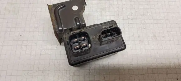 Subaru Outback Window wiper relay 86121AJ000 481657