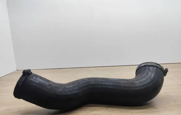 Volvo XC90 Intercooler hose/pipe 31261366