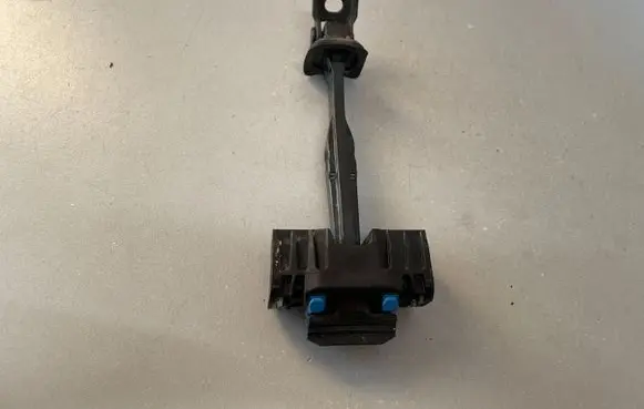 Volkswagen Golf VII Front door check strap stopper 5G0837249C
