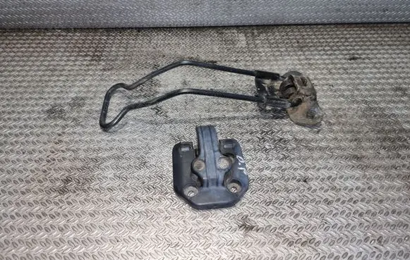 Opel Movano A Rear door check strap stopper
