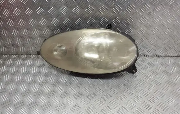 Nissan Micra Headlight/headlamp 26060AX700