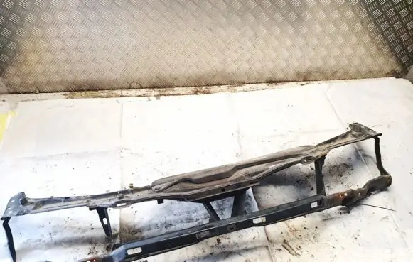 Volkswagen PASSAT B4 Radiator support slam panel