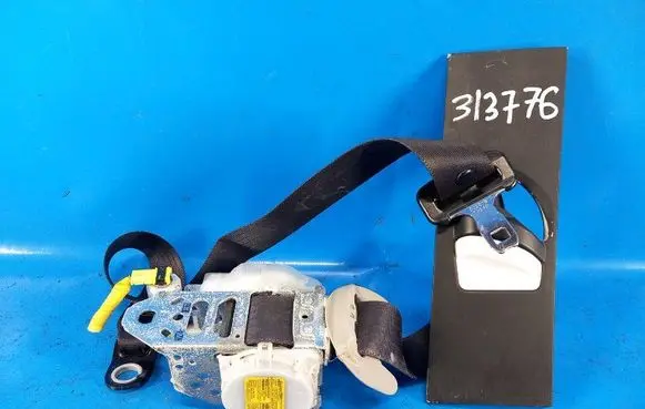 Toyota Tundra II Front seatbelt 732100C081C1