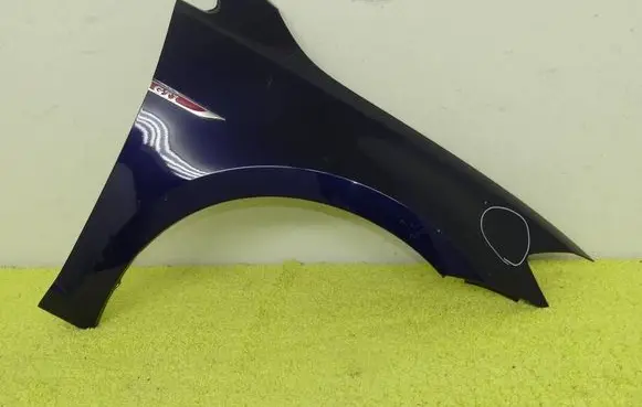Volkswagen Golf VII Fender