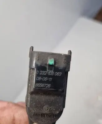Volvo V70 Camshaft position sensor 8658726 080611 0232103063